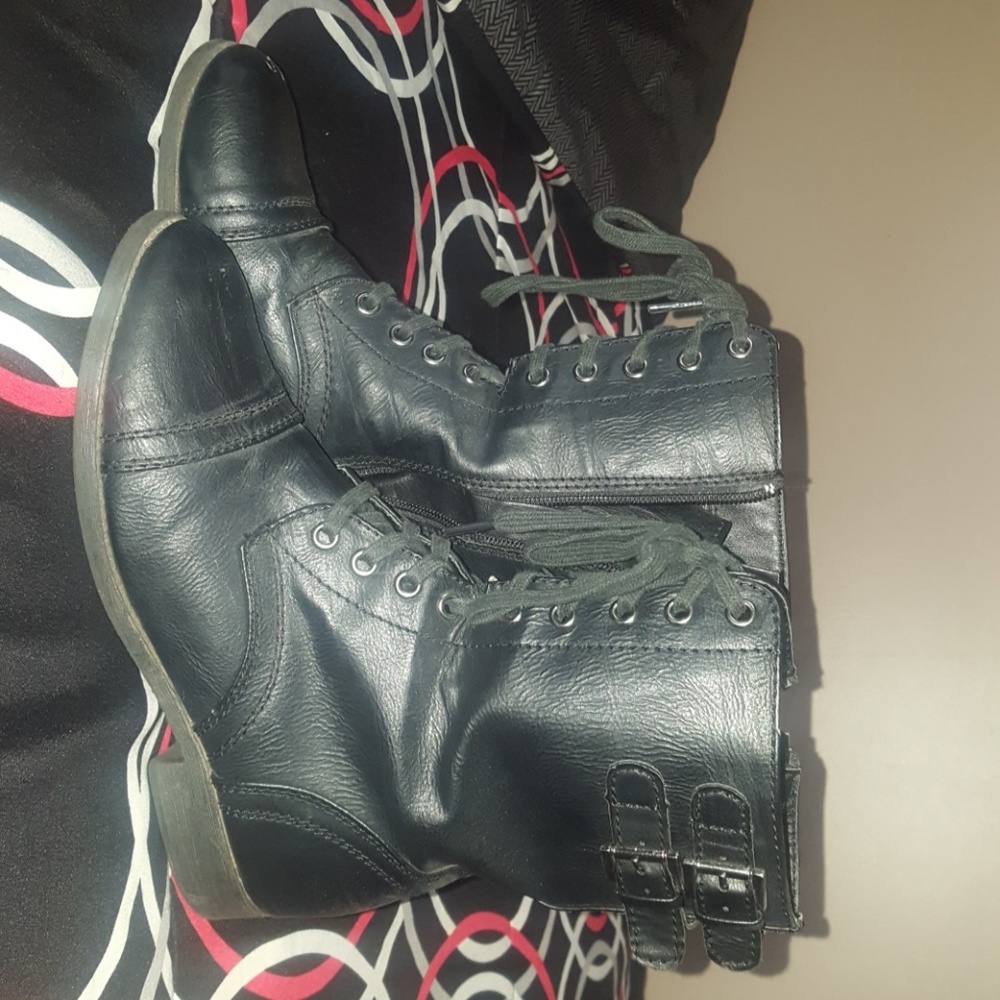 Black combat boots♥️